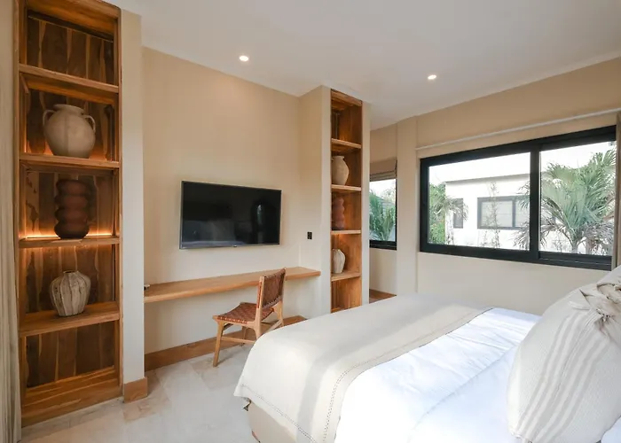 Perempuan - 4 Minutes Walking To Pererenan Villa Canggu (Bali)