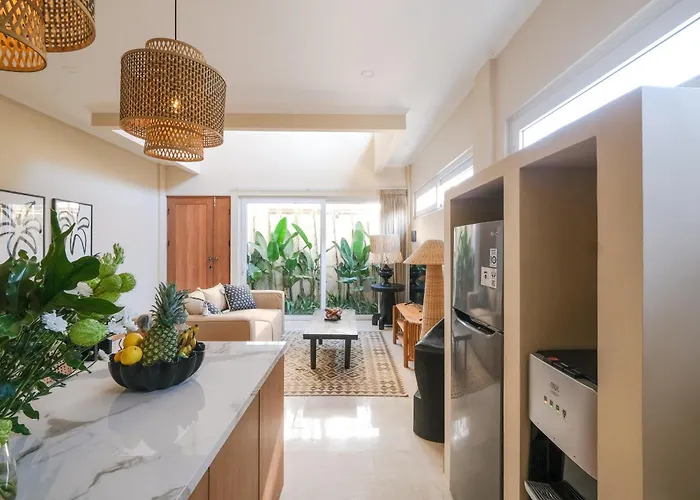 Perempuan - 4 Minutes Walking To Pererenan Villa