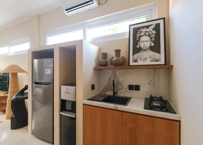 Perempuan - 4 Minutes Walking To Pererenan Villa